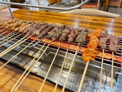 -哈尔滨小酒馆·鲜肉现穿自助烧烤(康新花园店)