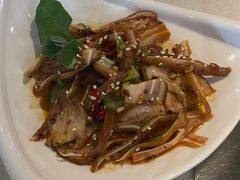 凉拌猪耳-百年果林椰子鸡(中洲店)