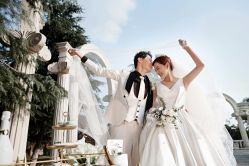 -雪中彩影婚纱摄影·微光艺术中心