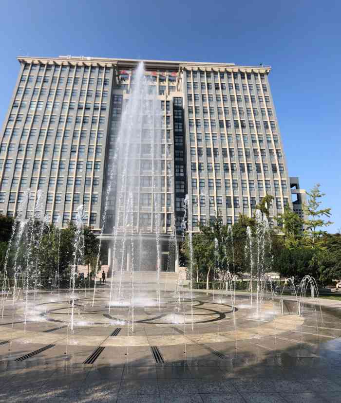 北方工业大学-"学校好不好不太重要,关键看个人是不是努力.
