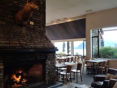 -Lake Hawea Hotel