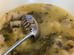 -严记小天府酸菜鱼(西四路店)