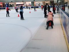 -冰堡国际溜冰场(观澜湖新城MHMALL店)