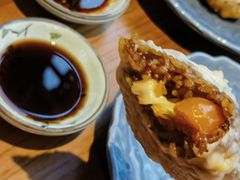 蛋黄芝士纸皮烧麦-鑫震源·苏式大虾生煎(山塘街店)