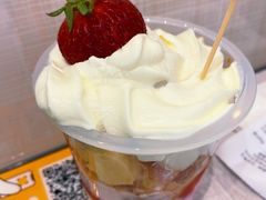 百利甜心草莓甜品杯-满记甜品(日月光二店)