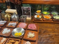 -银米·云南传统过桥米线(双廊黑金冠店)