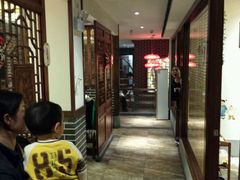 等位区-川中故事·成都老火锅(东书房店)