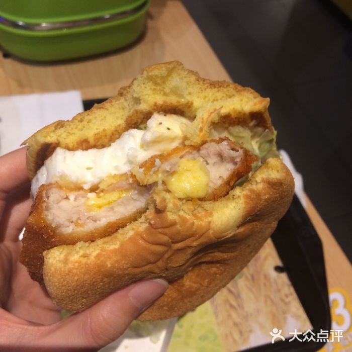 麦当劳(朝阳万达店)爆浆芝士鸡排堡图片