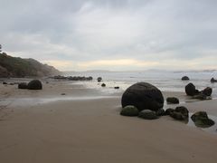 -摩拉基大圆石
