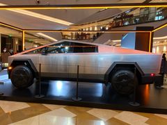 -TESLA 特斯拉(上海太古汇体验店)