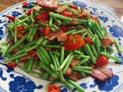 芦蒿炒腊肉-朗妈私房菜(婺女州店)