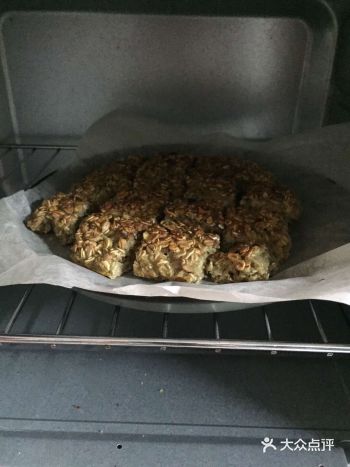燕麦可以有效地降低人体中的胆固醇，经常食用