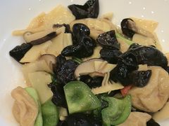 -侬佳蒸菜馆(听潮店)
