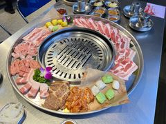 -哈哈碳都·牛肋条无限自助烤肉(台江万达店)