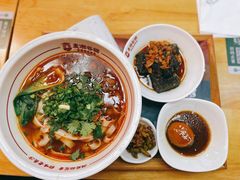 -呷佬·长沙手工米粉(金沙江路店)