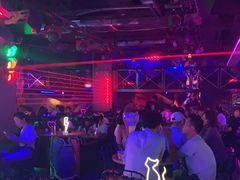 -UP嘻哈酒吧(粉巢店)