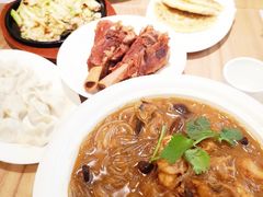 铁板手撕包菜-上关雪東北菜(中房金谊店)