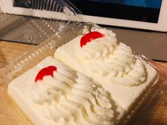 -红宝石·鲜奶小方·海派西点房(金杨店)