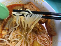 -亚王咖喱鸡米粉面