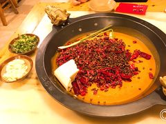 -黄潇洒老火锅(九眼桥宏济巷店)
