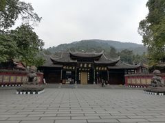 -峨眉山报国寺