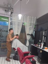 -老男孩男士理容馆·理发·烫染·修面