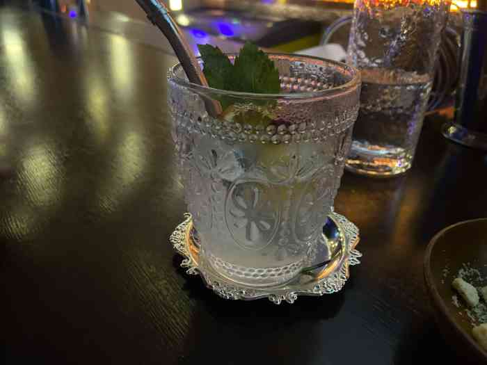 mask莫思酒吧-"小哥哥很帅,人也很好,聊了很久的天,挺好.