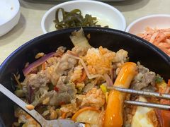 -拌来拌去石鍋拌飯(文鼎店)