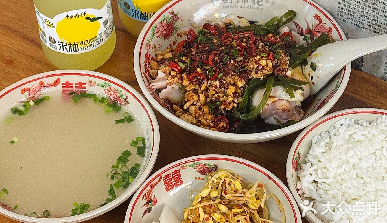 谁懂啊！为这碗蹄花我甘愿天天冲河东️