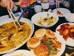 -粉墨特色菜·烧烤音乐酒馆