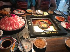 -老牌坊云南鱼豆花火锅(哈西万达店)