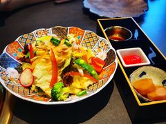 -铭牛烧肉·和牛海鲜自助(高新月牙湖店)