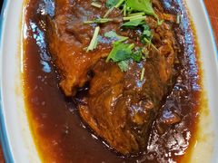 -红栌温泉山庄生态美食餐厅