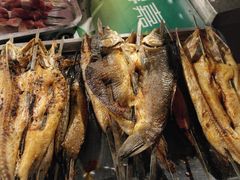 -布尔津河堤夜市