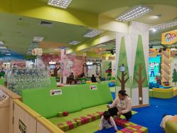 -莫莉幻想儿童乐园(武汉金银潭永旺店)