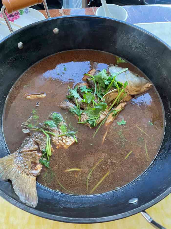 福满斋清真饭庄-"密云水库附近的店.有河鲜,份量大.店面装.
