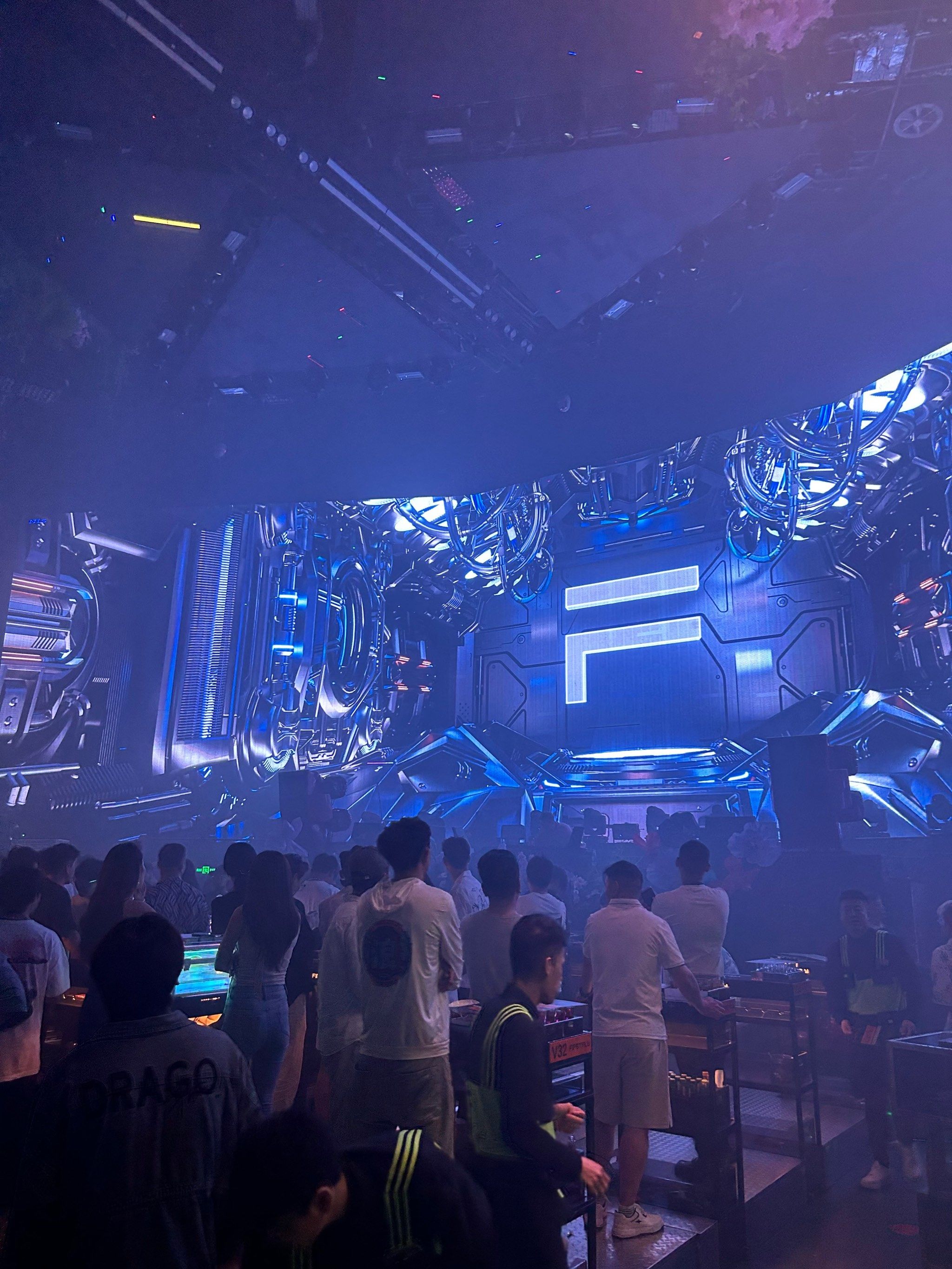 趁现在!夜晚嗨起来吧