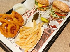 -The Habit Burger Grill 哈比特汉堡(复兴soho店)