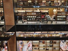 -半山书局(新世纪商城店)