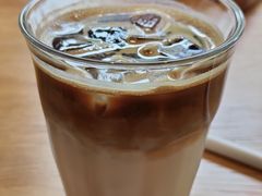 拿铁-尤加利咖啡馆