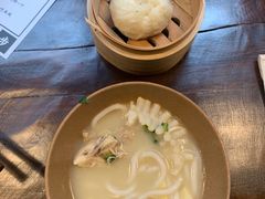 -银米·云南传统过桥米线(双廊黑金冠店)