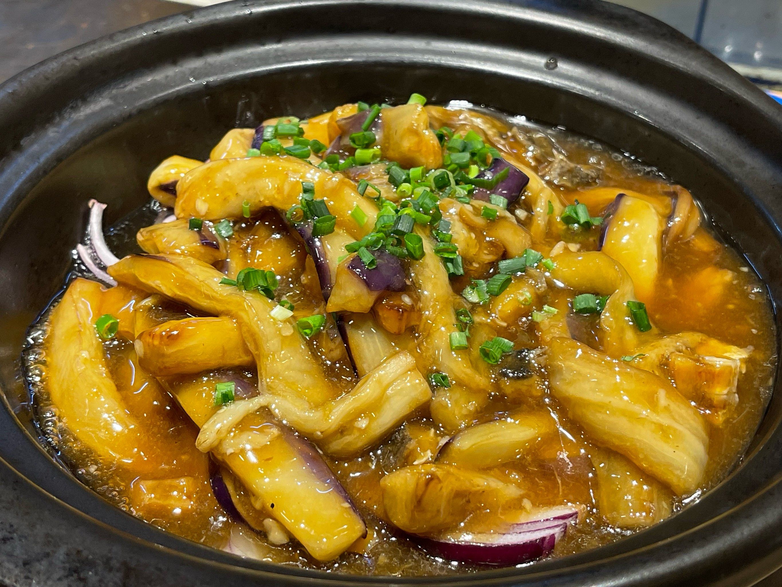 咸鱼茄子煲,家的味道🏠

1.