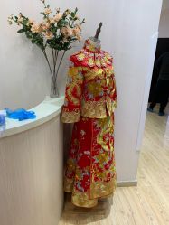 -觅白婚纱礼服馆
