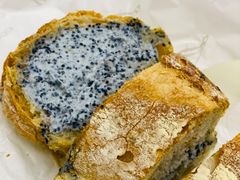 松露鱼籽法棍-Let's Taipei 非常烘焙(太古里店)