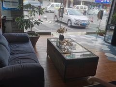 -艺漫酒店(苏州寒山寺狮山路地铁站店)