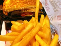 -The Habit Burger Grill 哈比特汉堡(复兴soho店)