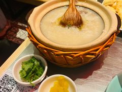 潮界生滚牛肉粥-潮界(虹桥新天地店)