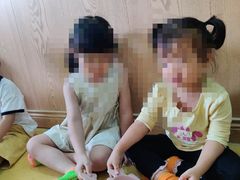 -哲学苑亲子园·早教婴儿托育·婴儿游泳(颐龙湾店)