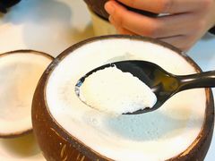 -志龙皇冠吃货椰子铺