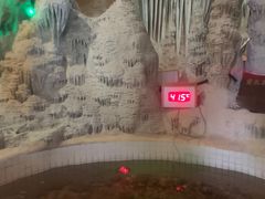 -泉城欧乐堡戏水湾艺术养生温泉